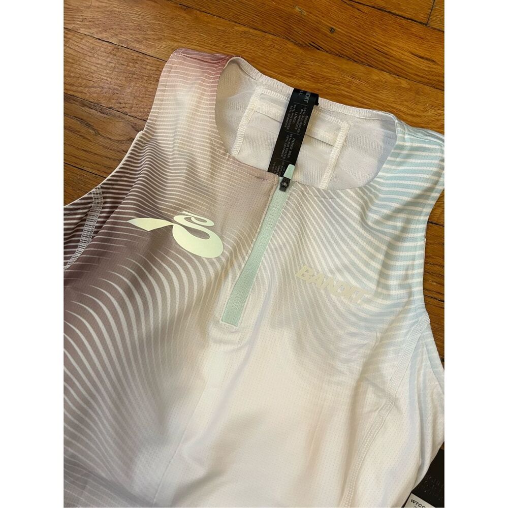 BANDIT RUNNING - ARES™ ZIP FRONT RACE CROP - MINTY BLUE GRADIENT - Picture 4 of 9